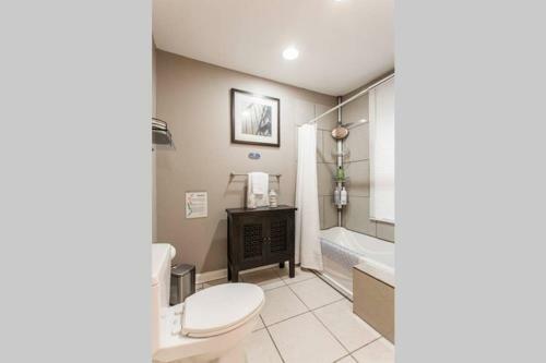 4 Bedroom, 2 Full, 2 Half Bath South Side Greystone Townhome
