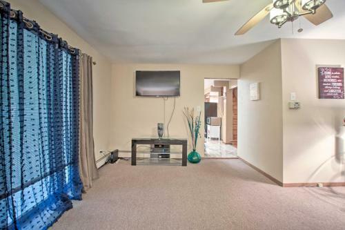 Quiet Home With Patio, Smart Tvs 30 Mi To Dwtn Chi!