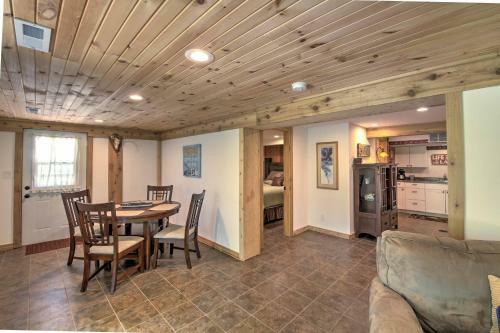 Serene Waterfront Monticello House With Fire Pit!