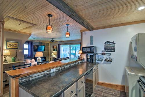 Cozy Cottage With Dock And Patio By Indiana Beach