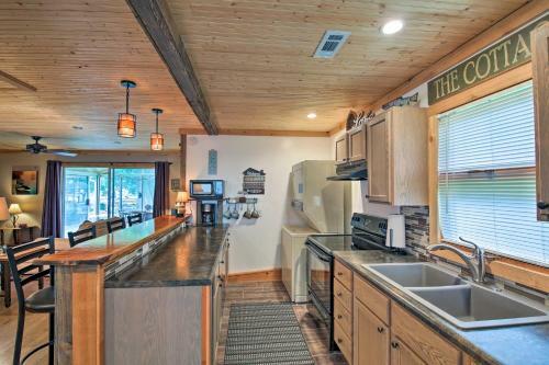 Cozy Cottage With Dock And Patio By Indiana Beach