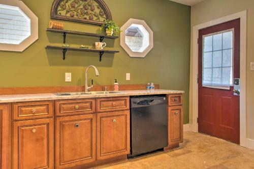 Renovated Craftsman Home About 2 Mi To Downtown!