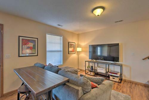 Cozy Cedar Rapids Pad, 2 Blocks To Mercy Care