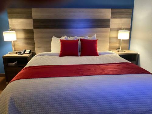 Garnett Hotel & Rv Park