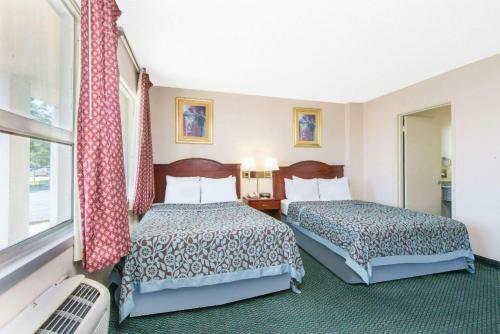 Hotel Coratel Inn & Suites Wichita East