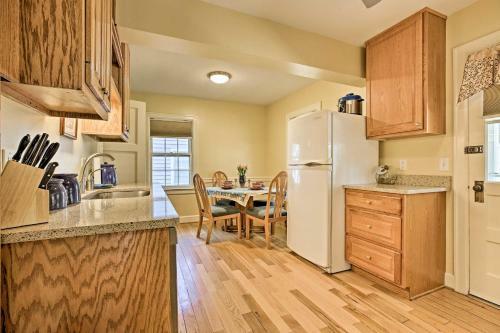Lexington Getaway With Backyard Deck Less Than 2 Mi To Uk!