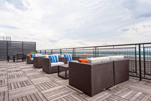 Apartamento Abode Vue At 3rd 1-bedroom Loft-style Suite