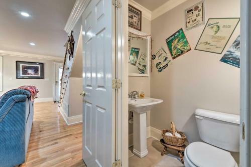 Bucolic Cottage With Fire Pit, 2 Mi To Marina!