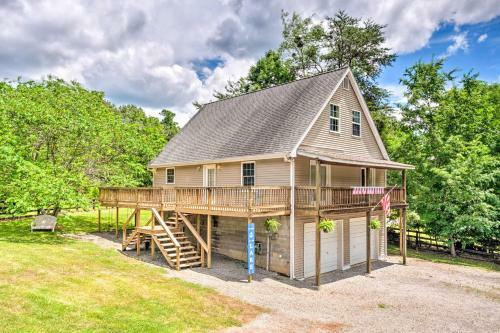 Bucolic Cottage With Fire Pit, 2 Mi To Marina!