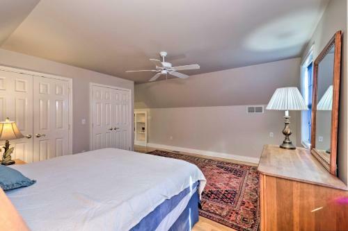 Bucolic Cottage With Fire Pit, 2 Mi To Marina!