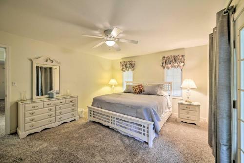 Apartamento Large Condo With Wraparound Deck Less Than 1mi To Marina