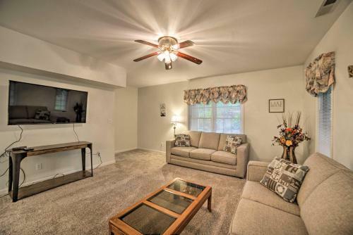 Apartamento Large Condo With Wraparound Deck Less Than 1mi To Marina