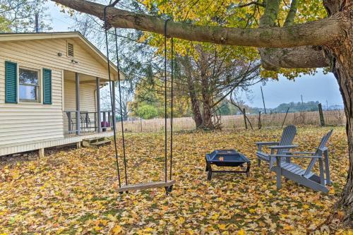 Charming Guesthouse Getaway On 10-acre Farm!