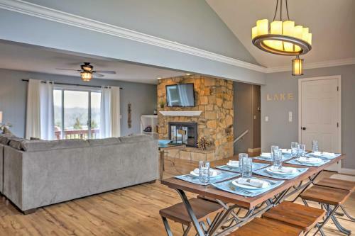 Monticello Home With Multi-level Deck On 2 And Acres!