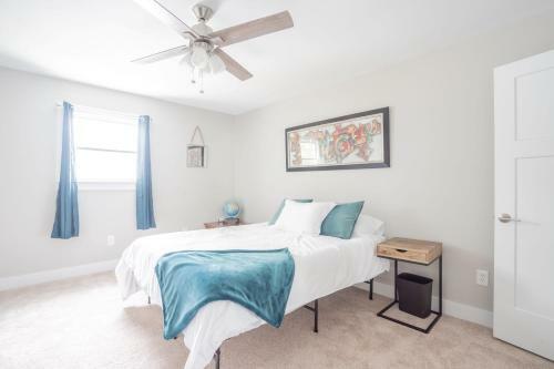 Closest Listing To The Ark, 2 Queen Beds