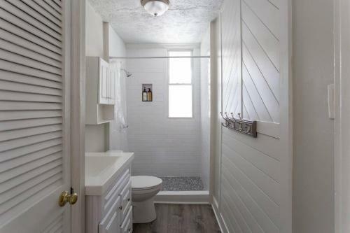 Bed & Breakfast 1858 Edgeland Avenue, Unit One