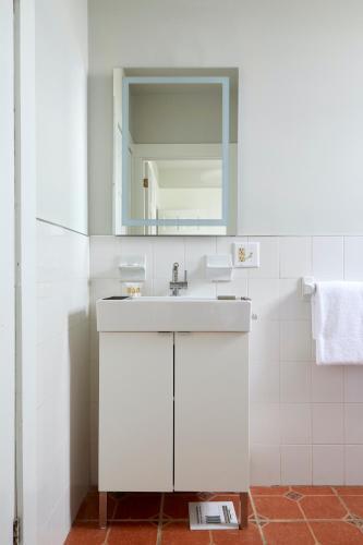 Aparthotel Sonder ? Mandeville Suites