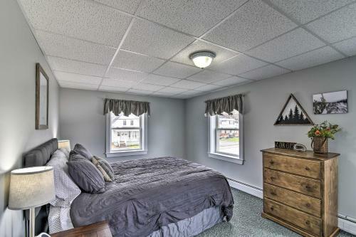 Chic And Central Apartment About 6 Mi To Sebec Lake