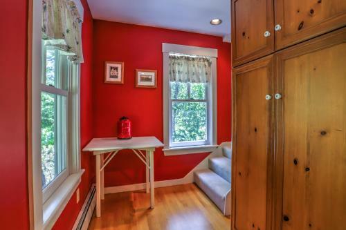 Edgewater By Morton & Furbish