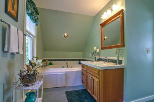 Edgewater By Morton & Furbish