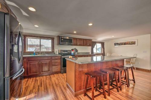 Renovated Southwest Harbor Cottage On A Dock!