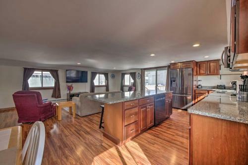 Renovated Southwest Harbor Cottage On A Dock!