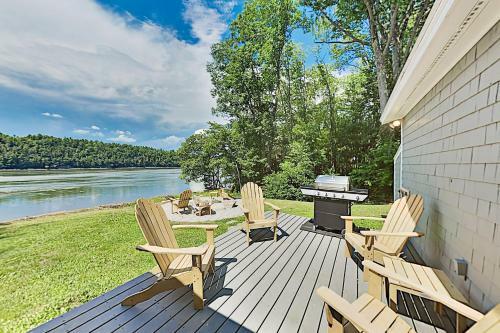 Gorgeous Waterfront Home On Westport Island Cottage