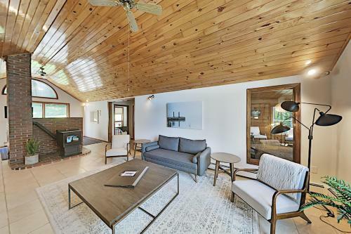 Gorgeous Waterfront Home On Westport Island Cottage