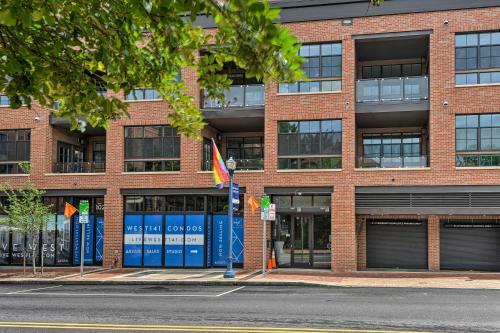 Apartamento Chic Condo With Balcony 1mi To Annapolis Harbor