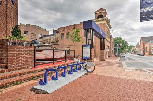 Apartamento Chic Condo With Balcony 1mi To Annapolis Harbor