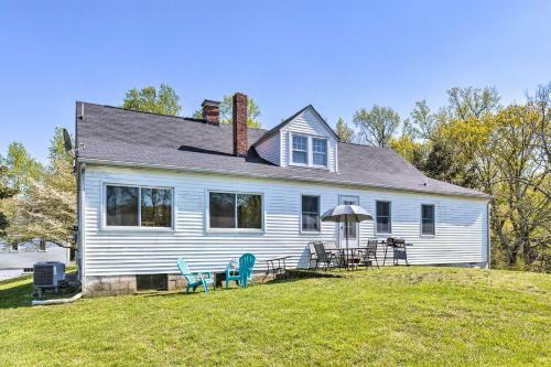Waterfront Home With Dock, Kayaks, And Sailboat!