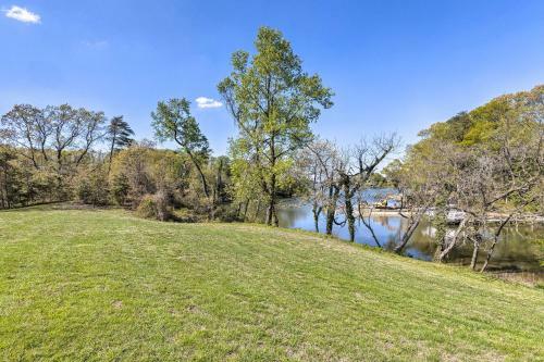 Waterfront Home With Dock, Kayaks, And Sailboat!