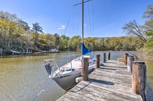 Waterfront Home With Dock, Kayaks, And Sailboat!