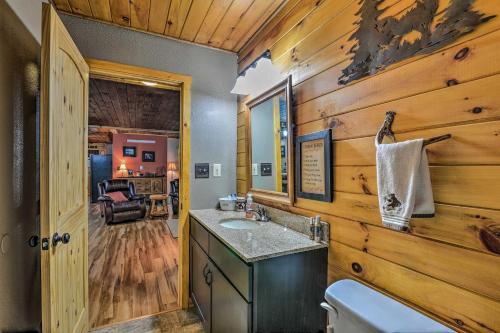 Deep Creek Cabin With 2 Acres, 8mi To Wisp Ski Resort