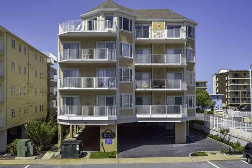 Royal Beach 102