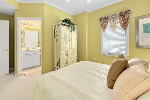Royal Beach 102