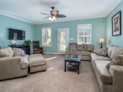 Sunset Island - 14 Corner Store