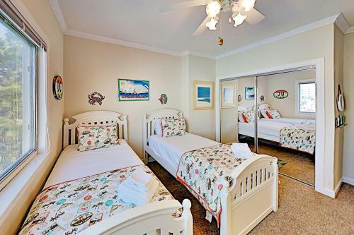 Apartamento Bayfront Condo With Pool & Balcony - Walk To Beach Condo