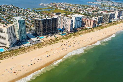 Apartamento Bayfront Condo With Pool & Balcony - Walk To Beach Condo