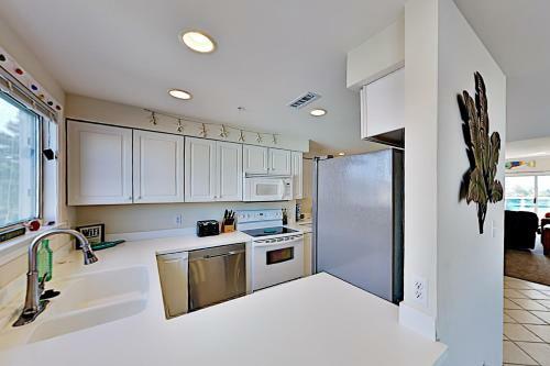 Apartamento Bayfront Condo With Pool & Balcony - Walk To Beach Condo