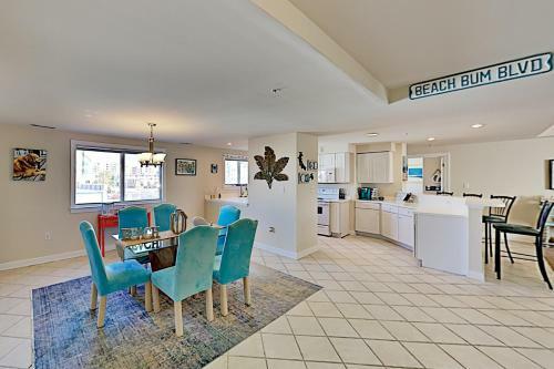 Apartamento Bayfront Condo With Pool & Balcony - Walk To Beach Condo
