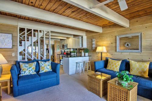 Apartamento Nautical Beachfront Condo With Deck And Ocean Views!