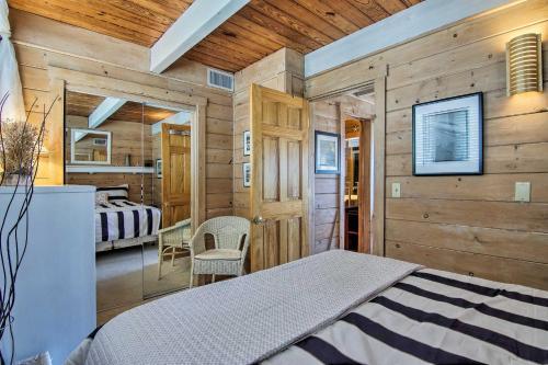 Apartamento Nautical Beachfront Condo With Deck And Ocean Views!