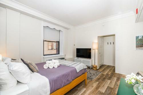 Evonify Stays - Theatre District Apartments