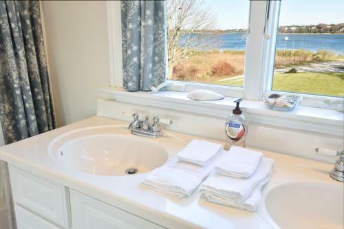446 Waterfront Fun Awaits In This Huge Family Estate