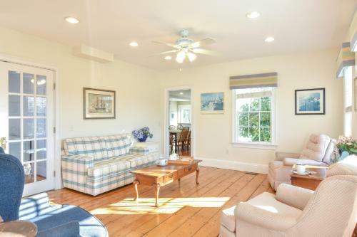446 Waterfront Fun Awaits In This Huge Family Estate