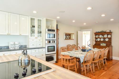 446 Waterfront Fun Awaits In This Huge Family Estate