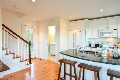 446 Waterfront Fun Awaits In This Huge Family Estate
