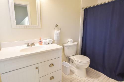 446 Waterfront Fun Awaits In This Huge Family Estate