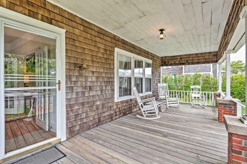 Nantucket Retreat With Deck Walk To The Ferry!